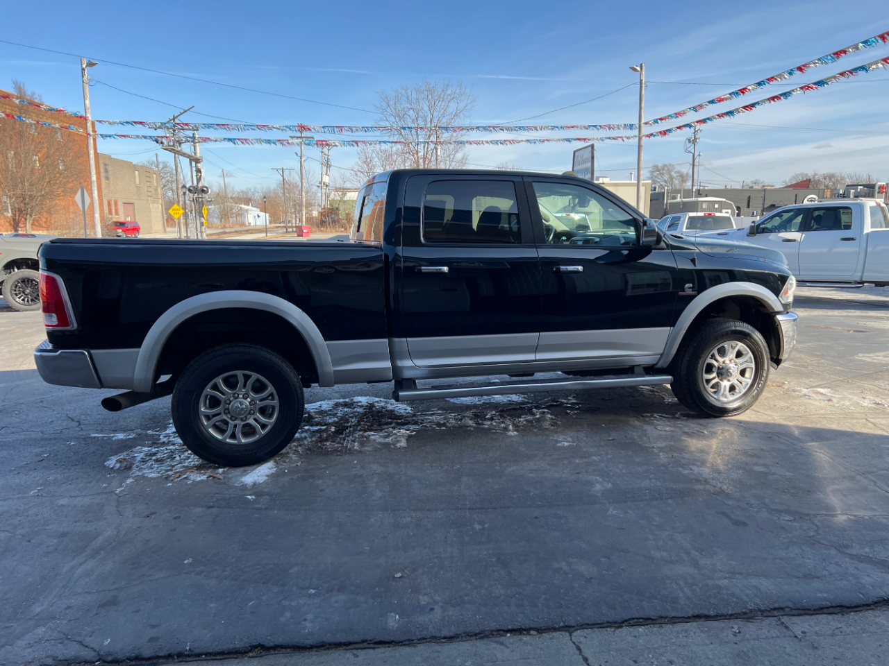 RAM 3500 Laramie Crew Cab SWB 4WD 2016