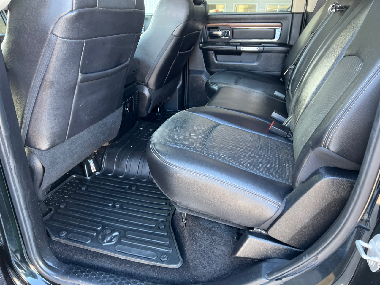 RAM 3500 Laramie Crew Cab SWB 4WD 2016