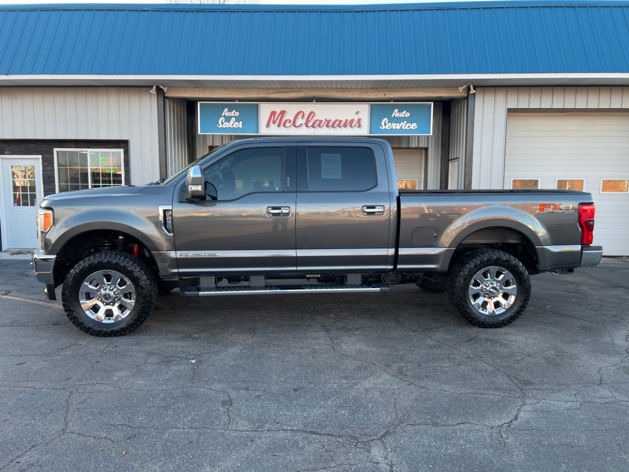 2017 Ford F-250 SD Lariat Crew Cab SWB 4WD