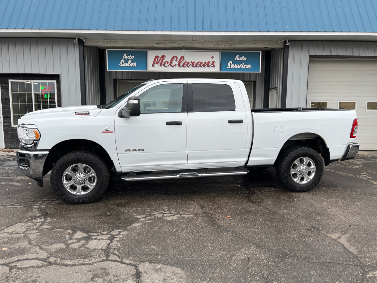 RAM 2500 Tradesman Crew Cab SWB 4WD 2024