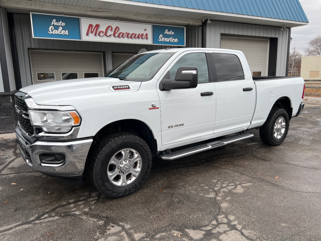 RAM 2500 Tradesman Crew Cab SWB 4WD 2024