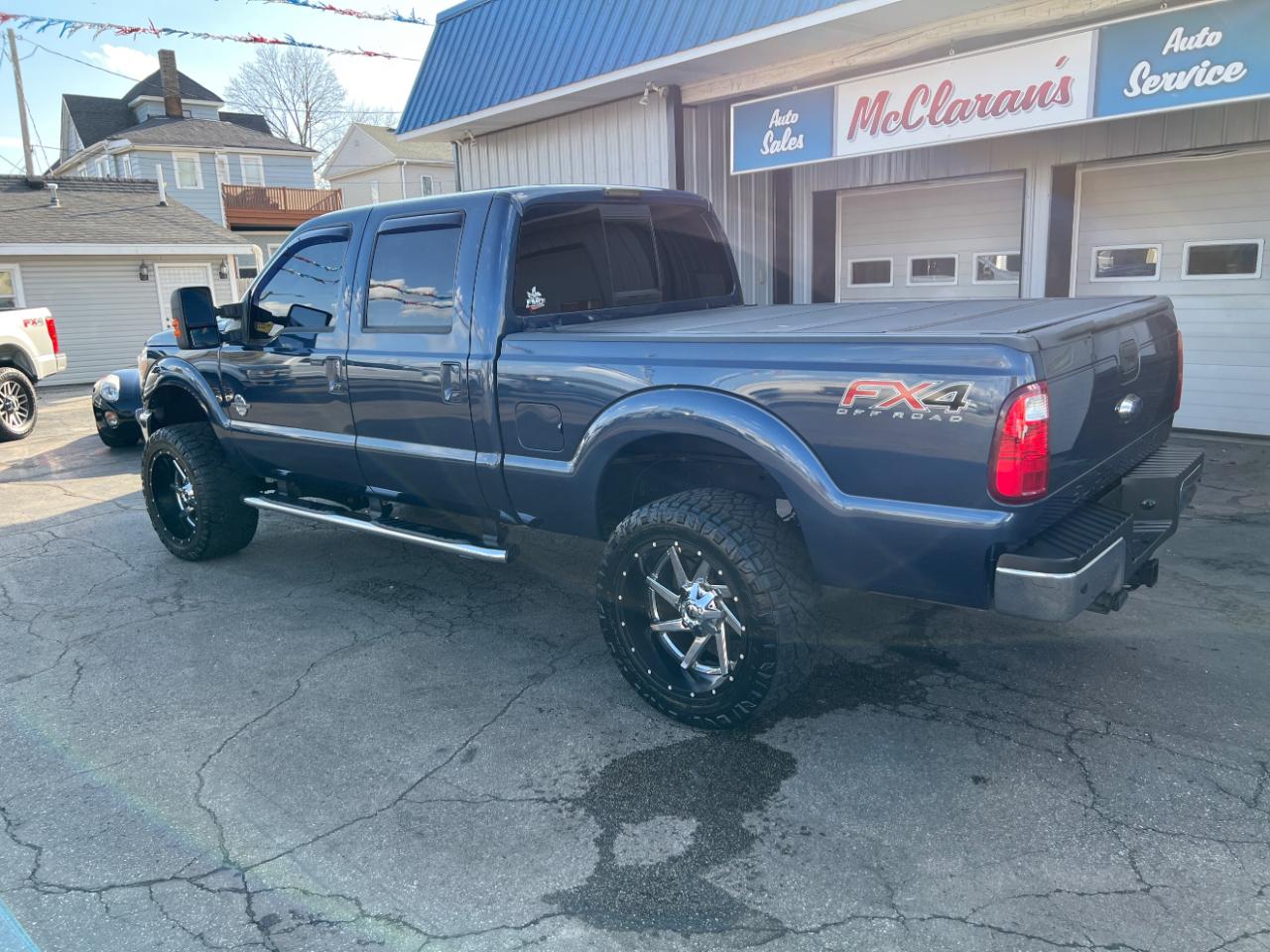 Ford F-250 SD Lariat Crew Cab Short Bed 4WD 2016