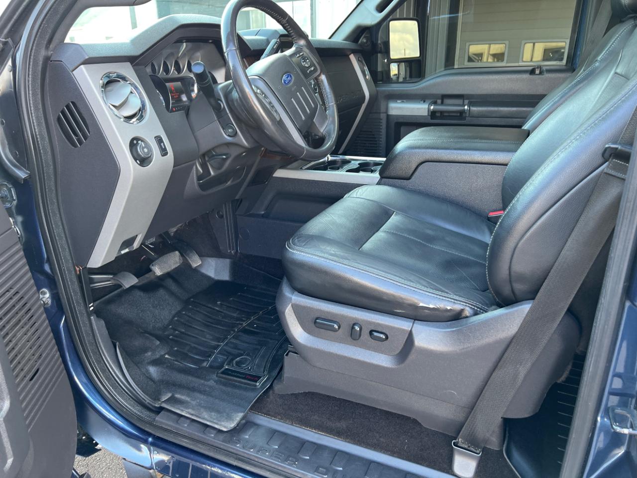 Ford F-250 SD Lariat Crew Cab Short Bed 4WD 2016