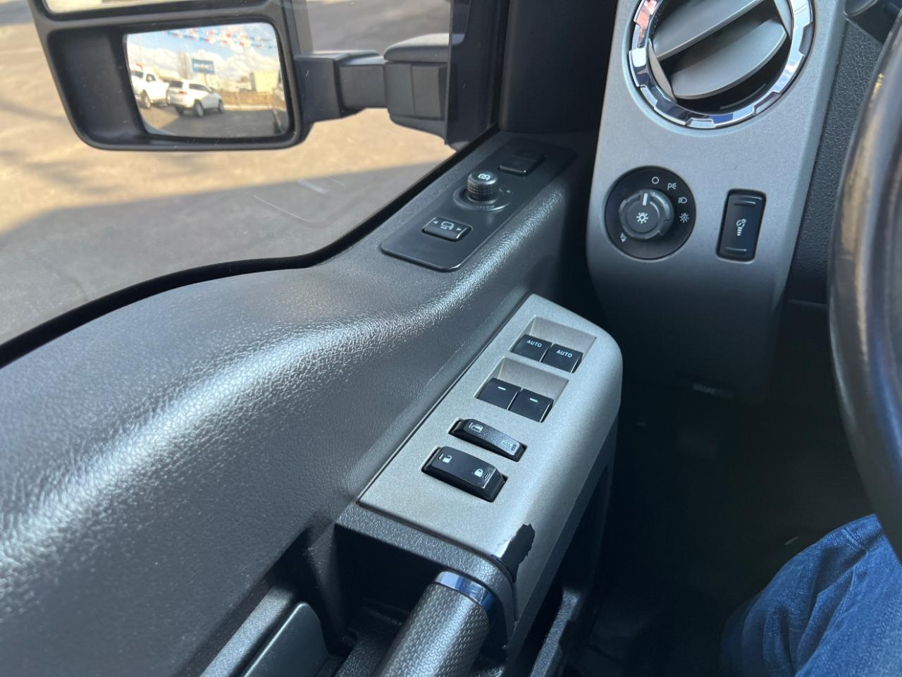 Ford F-250 SD Lariat Crew Cab Short Bed 4WD 2016