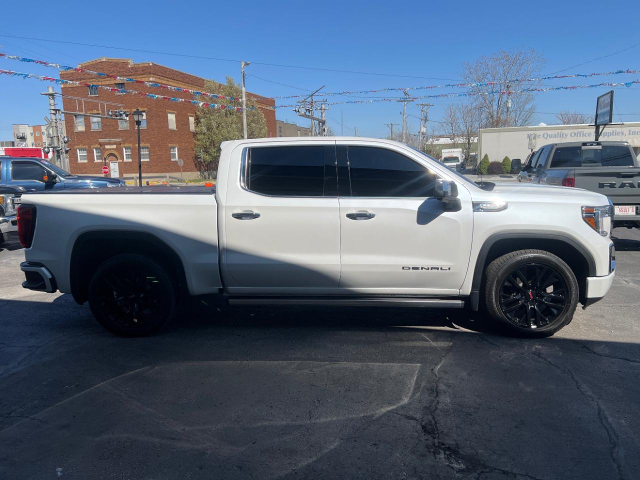 GMC Sierra 1500 4WD Crew Cab 143.5" Denali 2021