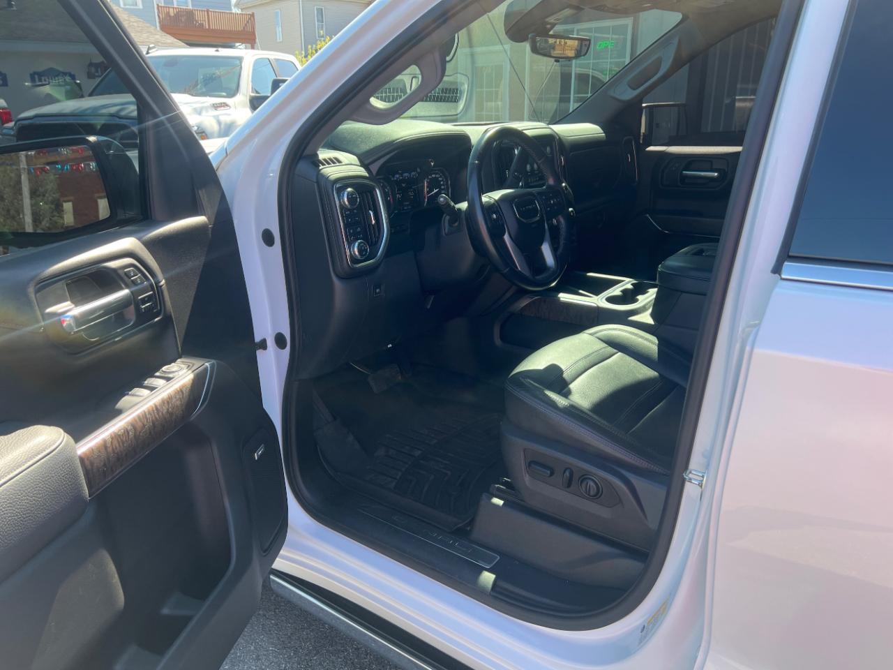 GMC Sierra 1500 4WD Crew Cab 143.5" Denali 2021