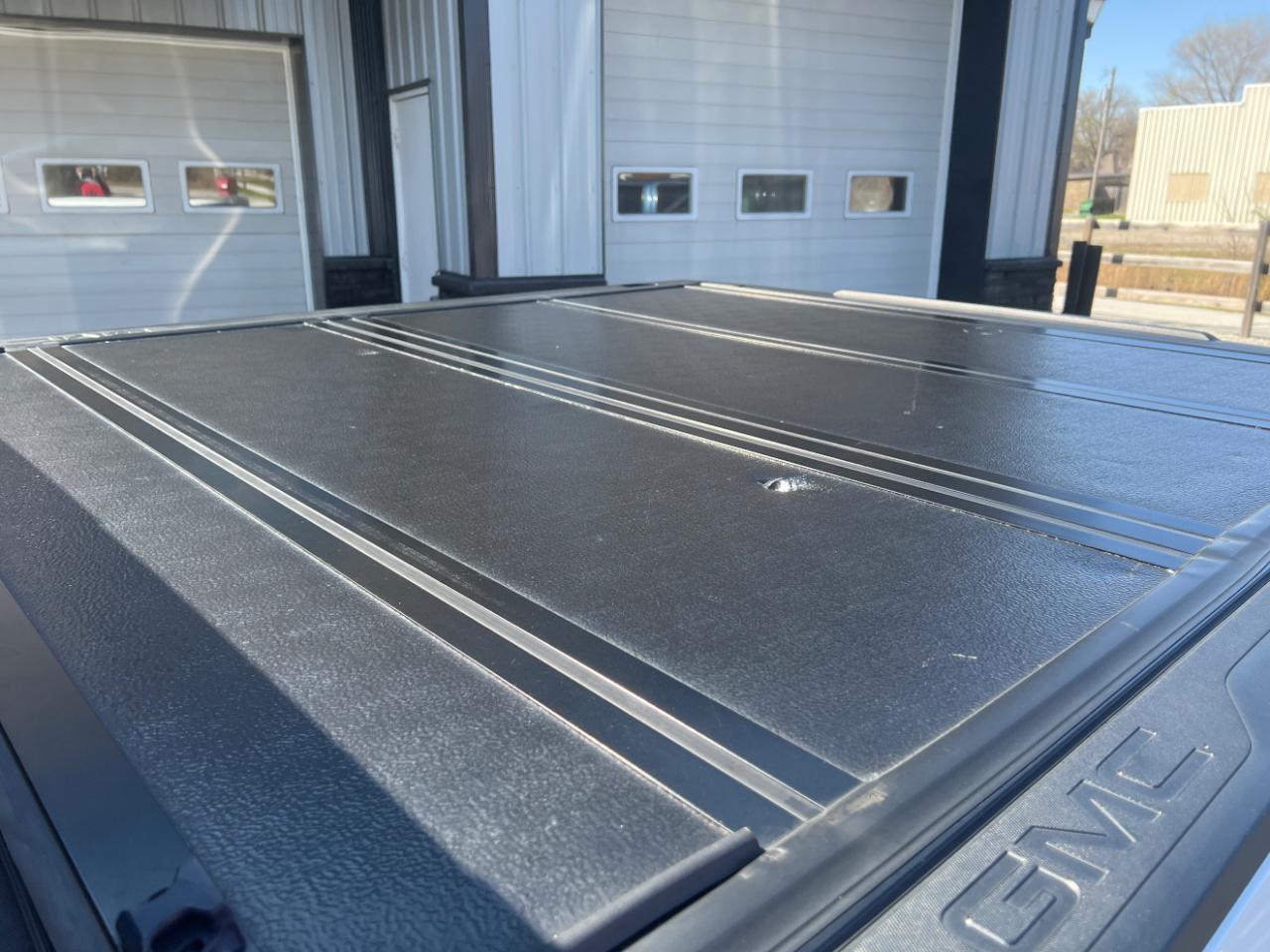 GMC Sierra 1500 4WD Crew Cab 143.5" Denali 2021