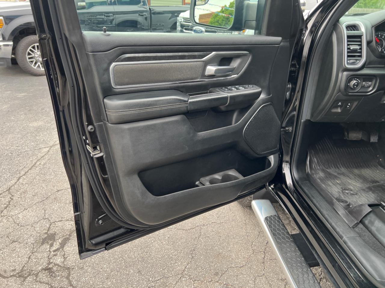 RAM 1500 Big Horn Crew Cab SWB 4WD 2019
