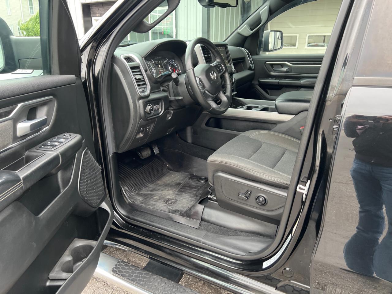 RAM 1500 Big Horn Crew Cab SWB 4WD 2019