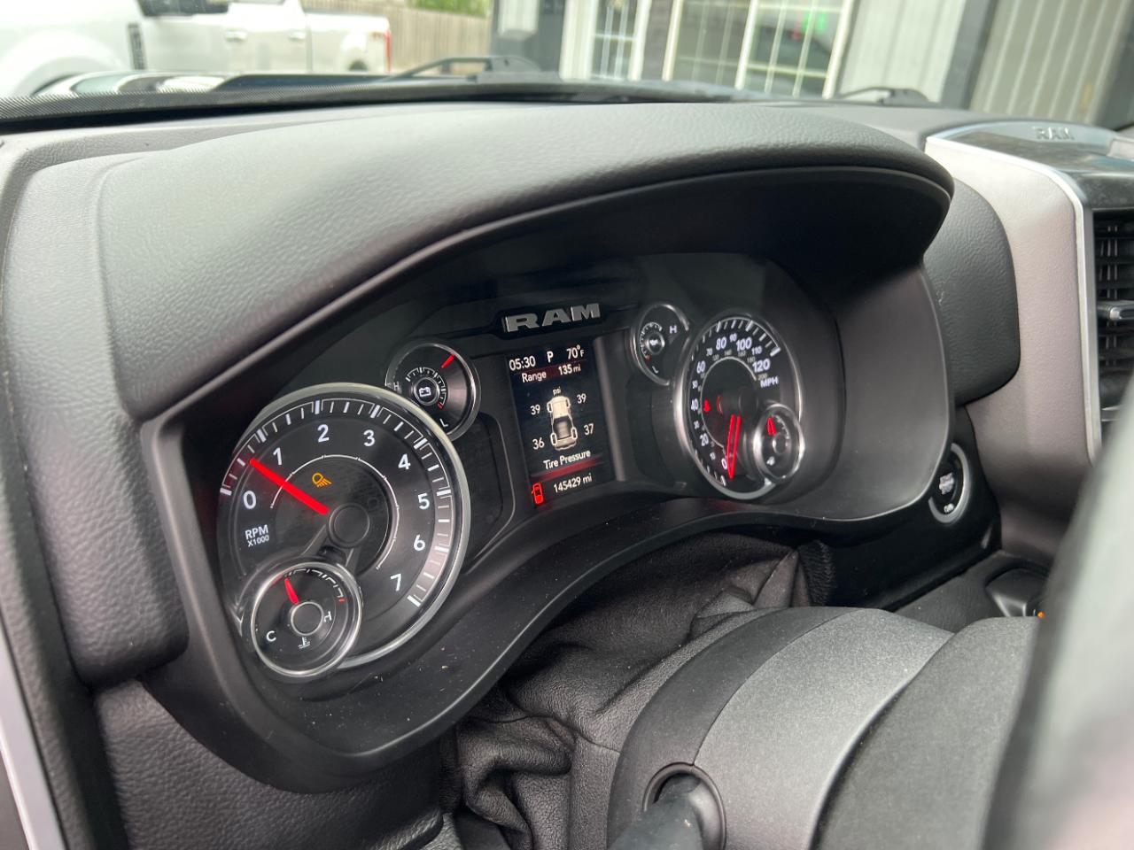RAM 1500 Big Horn Crew Cab SWB 4WD 2019