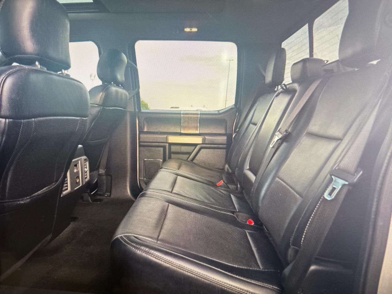 Ford F-250 SD Lariat Crew Cab Short Bed 4WD 2017