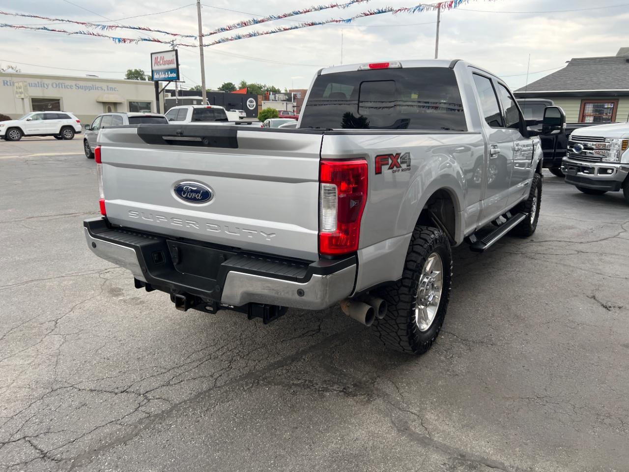 Ford F-250 SD Lariat Crew Cab Short Bed 4WD 2017