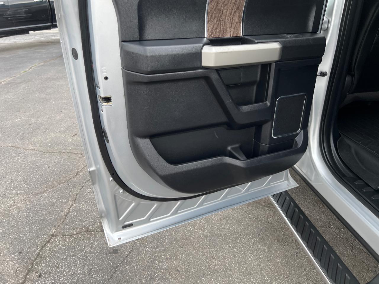 Ford F-250 SD Lariat Crew Cab Short Bed 4WD 2017