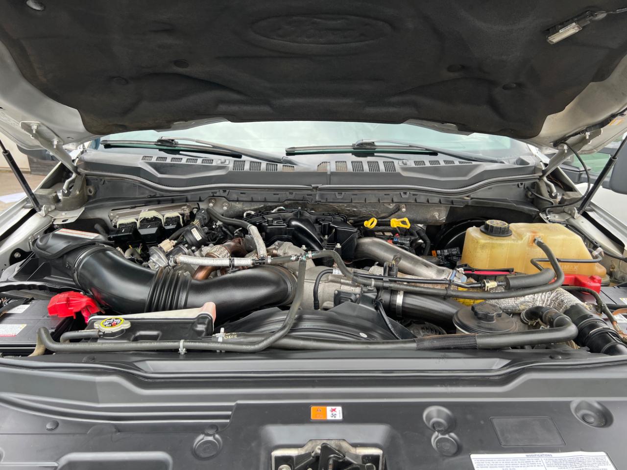 Ford F-250 SD Lariat Crew Cab Short Bed 4WD 2017