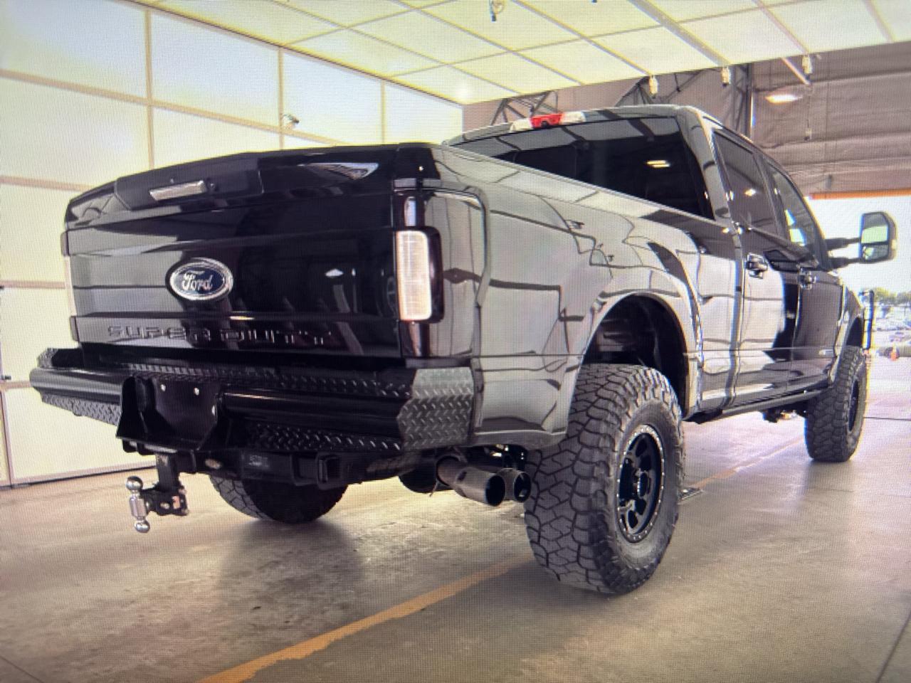 Ford F-250 SD Lariat Crew Cab Short Bed 4WD 2018