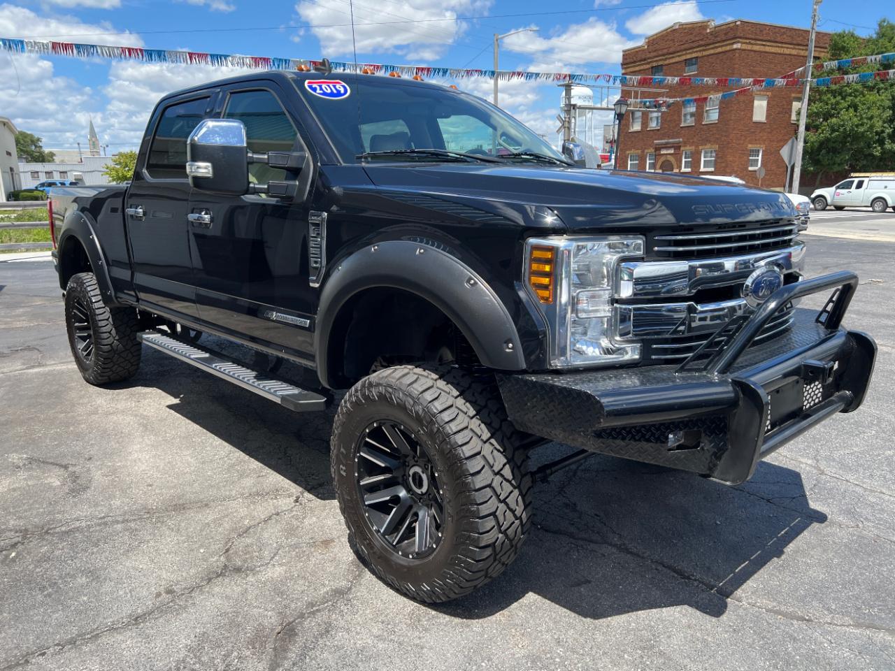 Ford F-250 SD Lariat Crew Cab Short Bed 4WD 2019