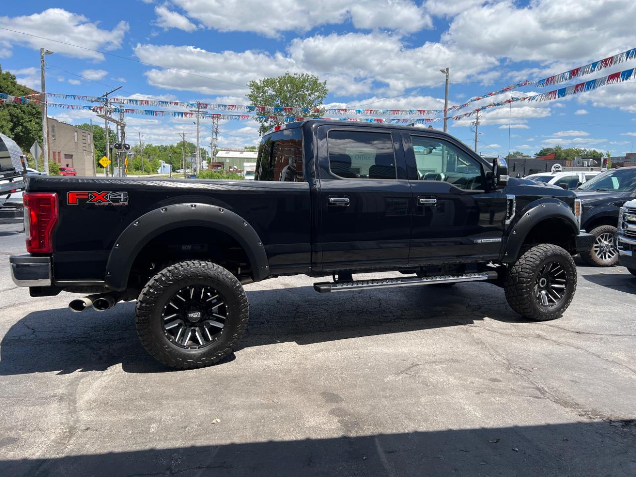 Ford F-250 SD Lariat Crew Cab Short Bed 4WD 2019