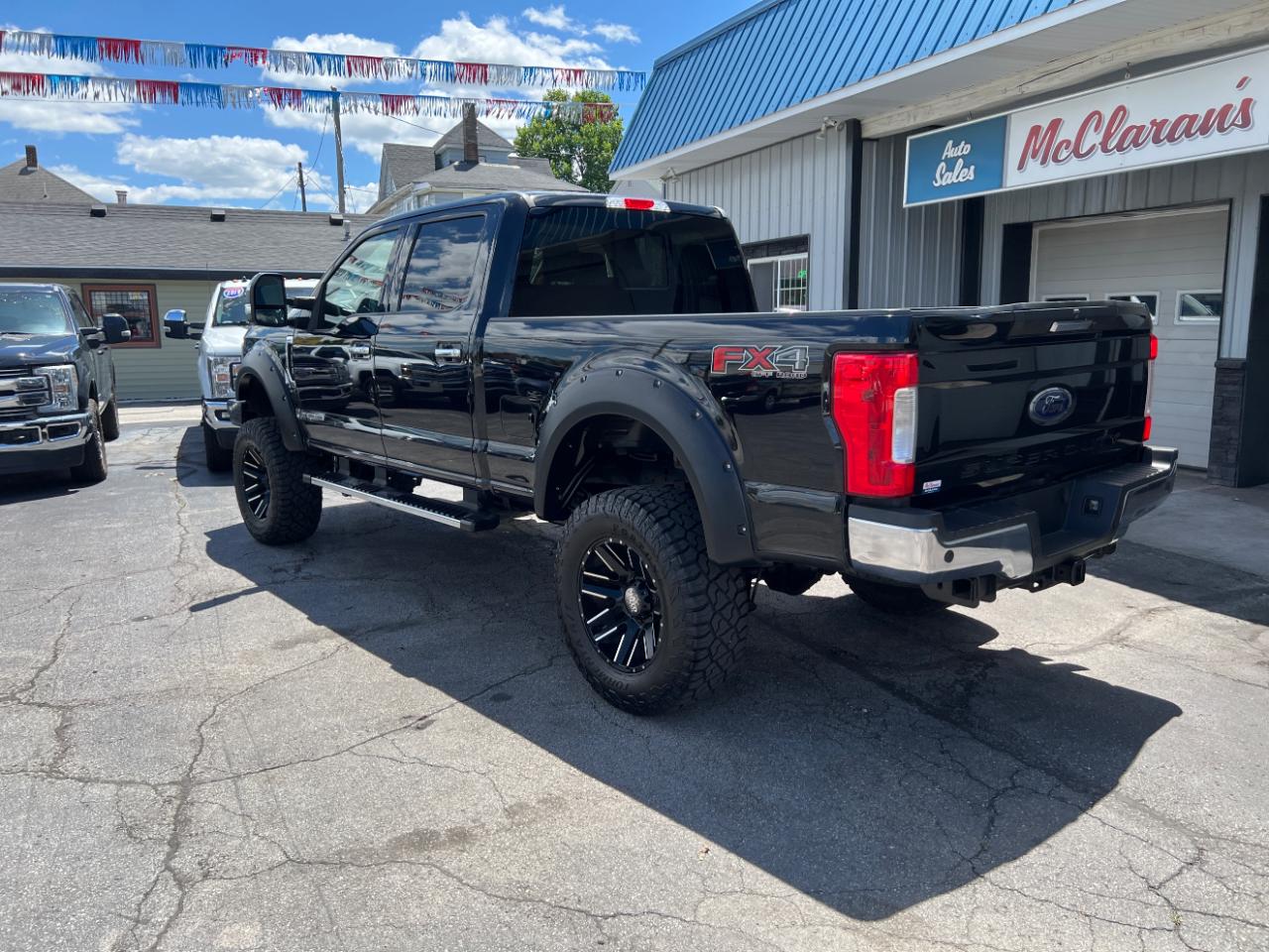 Ford F-250 SD Lariat Crew Cab Short Bed 4WD 2019