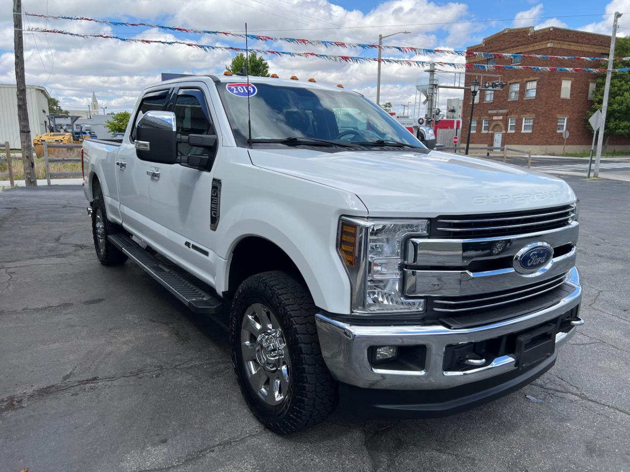 Ford F-350 SD Lariat Crew Cab Short Bed 4WD 2019