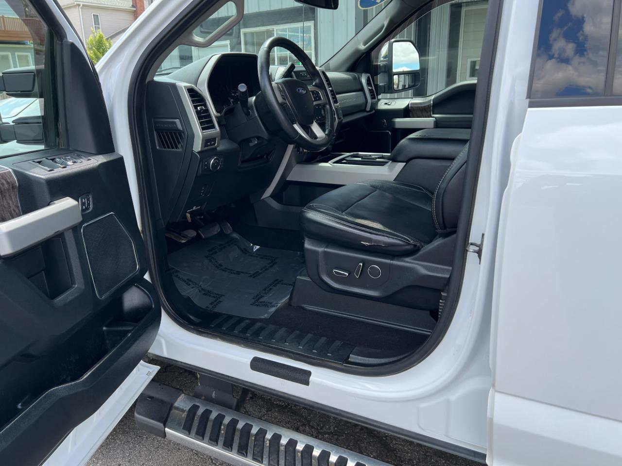 Ford F-350 SD Lariat Crew Cab Short Bed 4WD 2019