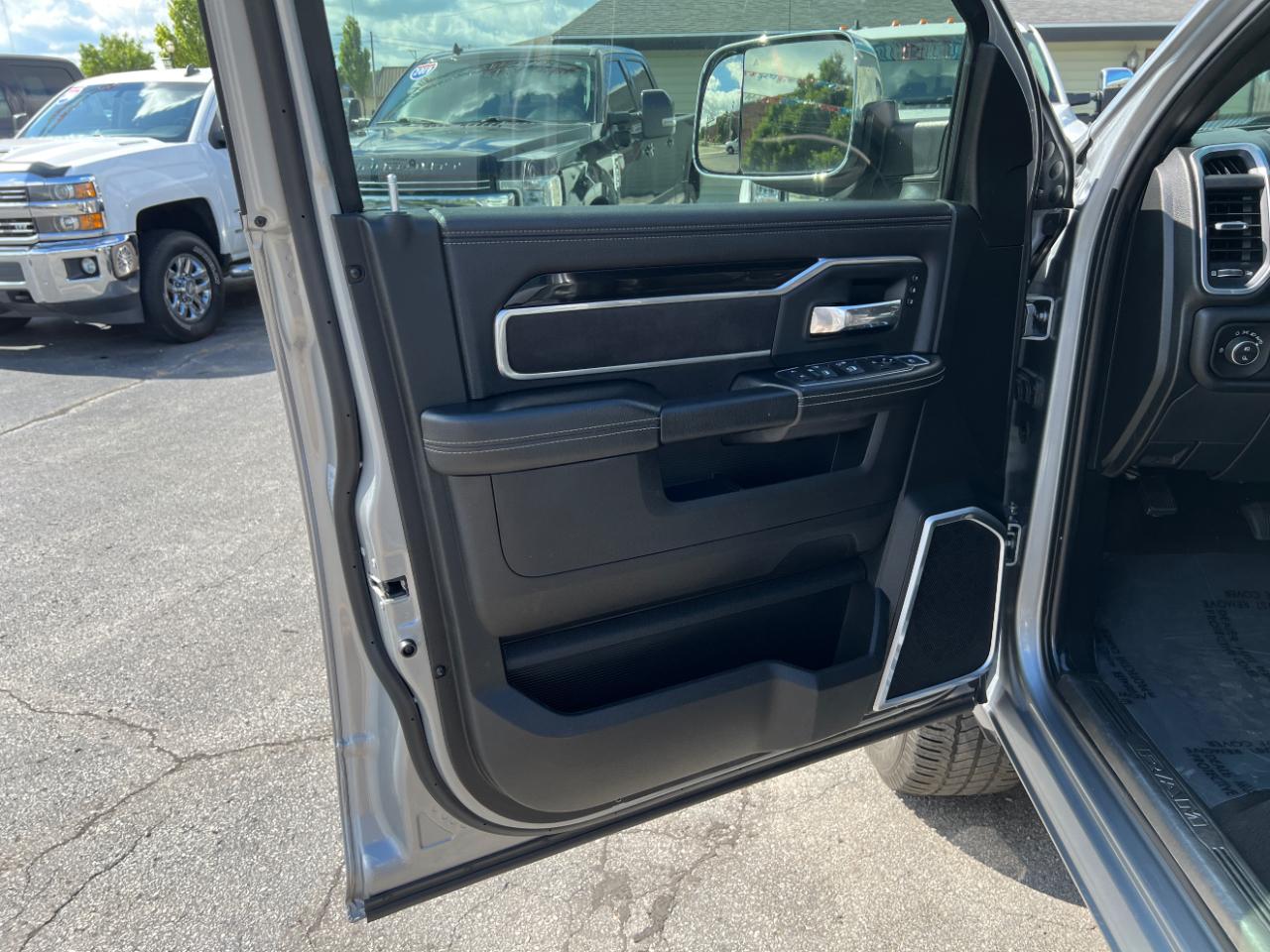 RAM 2500 Laramie Crew Cab SWB 4WD 2020