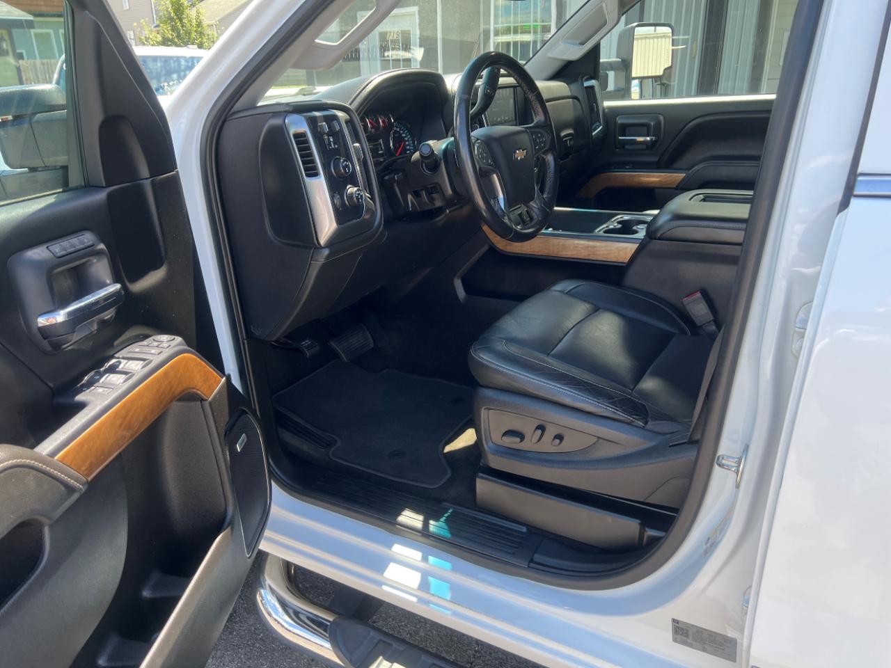 Chevrolet Silverado 2500HD LTZ Crew Cab 4WD 2018