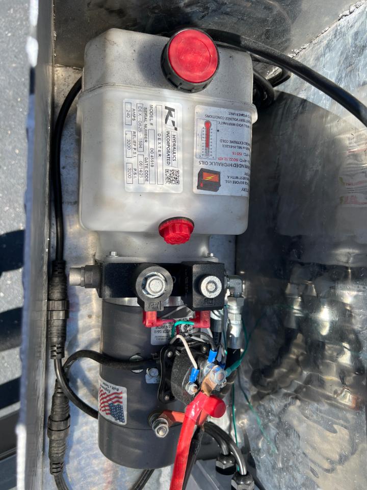 Trax T7828W  2026
