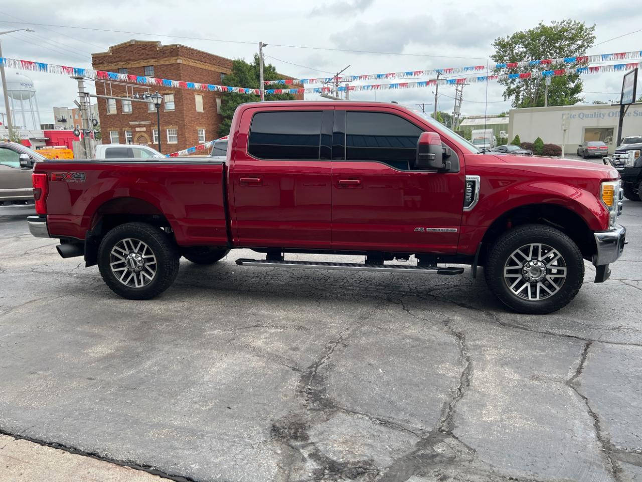 Ford F-250 SD Lariat Crew Cab Short Bed 4WD 2017