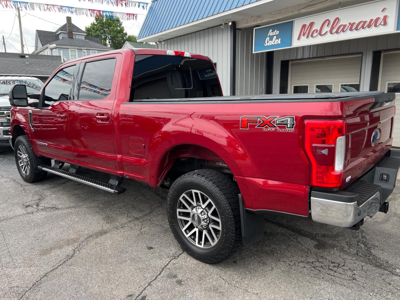 Ford F-250 SD Lariat Crew Cab Short Bed 4WD 2017
