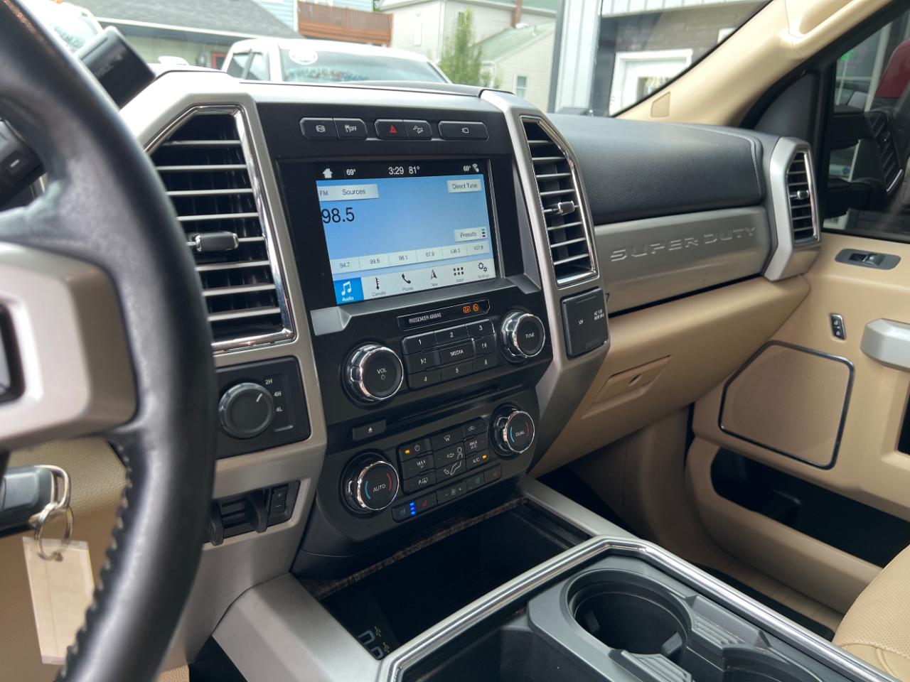 Ford F-250 SD Lariat Crew Cab Short Bed 4WD 2017