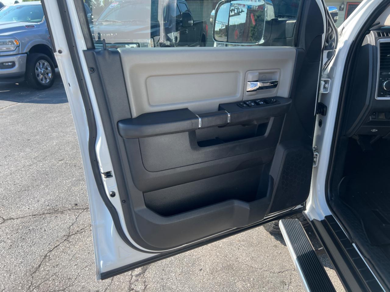 RAM 2500 SLT Crew Cab SWB 4WD 2012