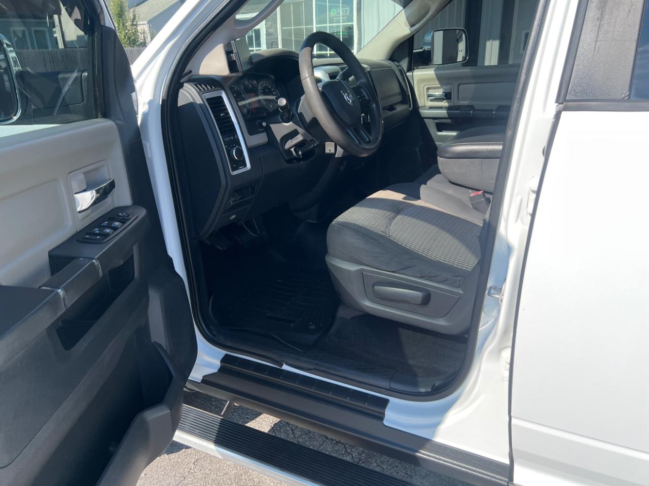 RAM 2500 SLT Crew Cab SWB 4WD 2012