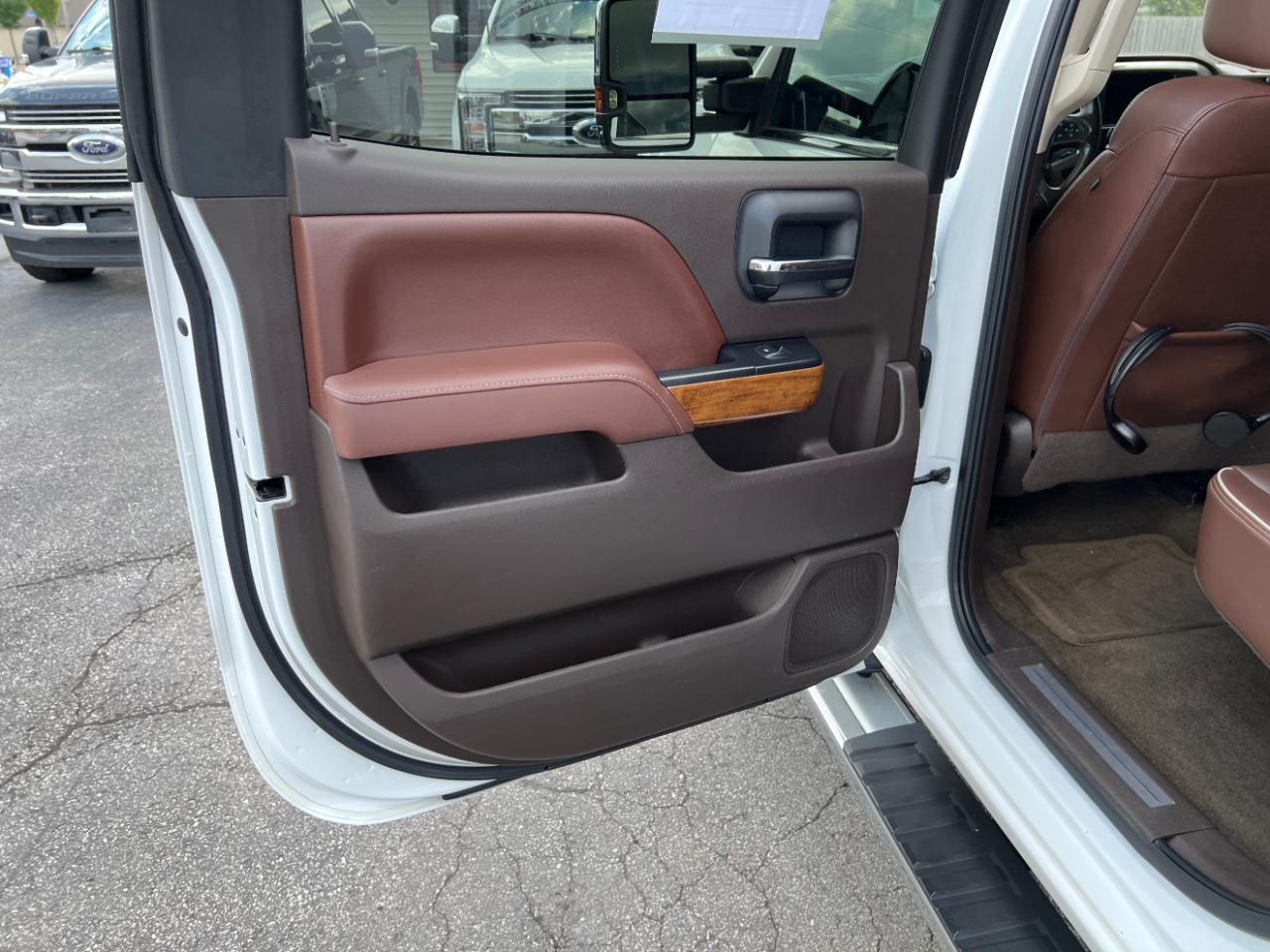 Chevrolet Silverado 3500HD High Country Crew Cab 4WD 2016