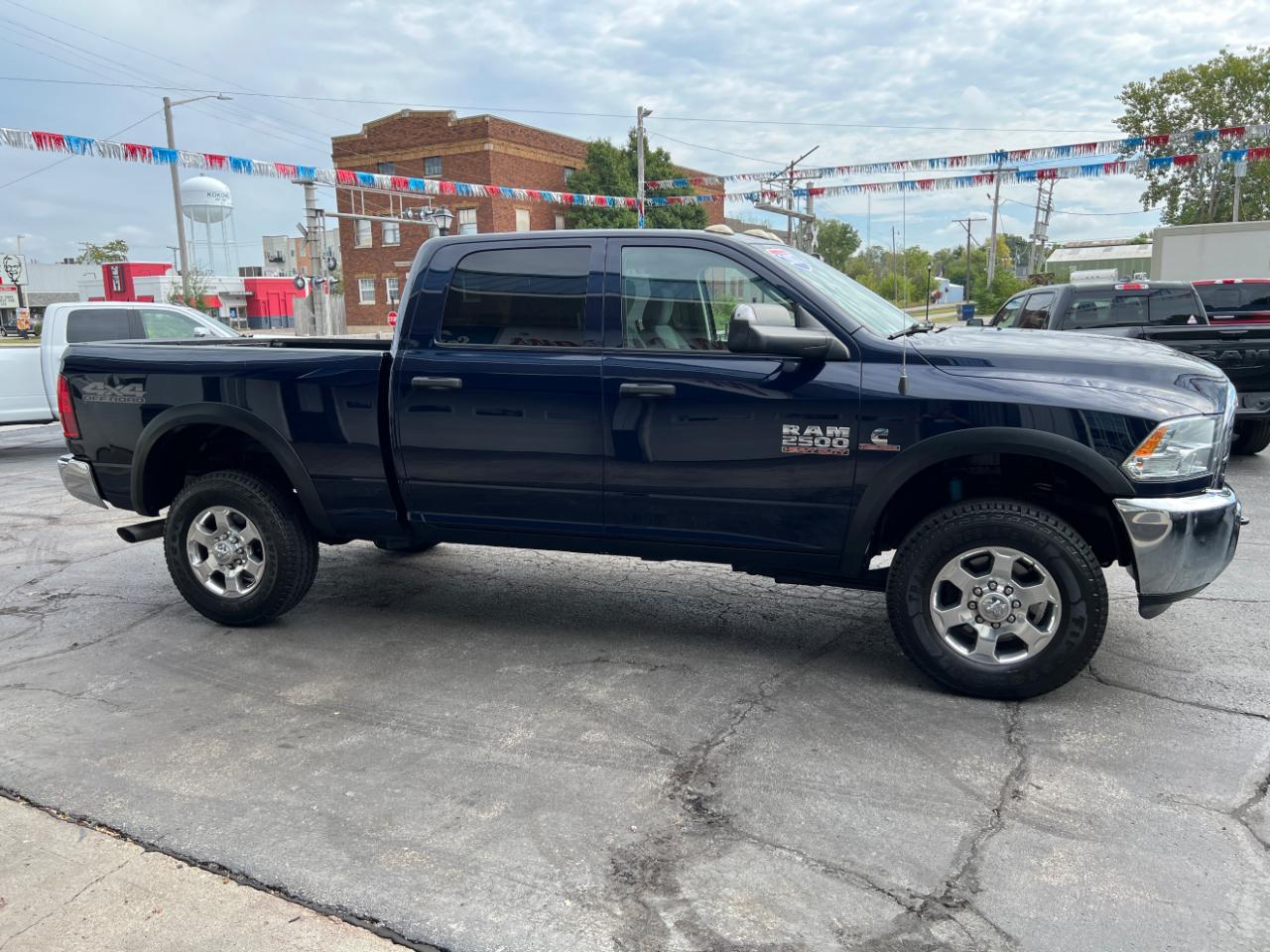 RAM 2500 Tradesman Crew Cab SWB 4WD 2017