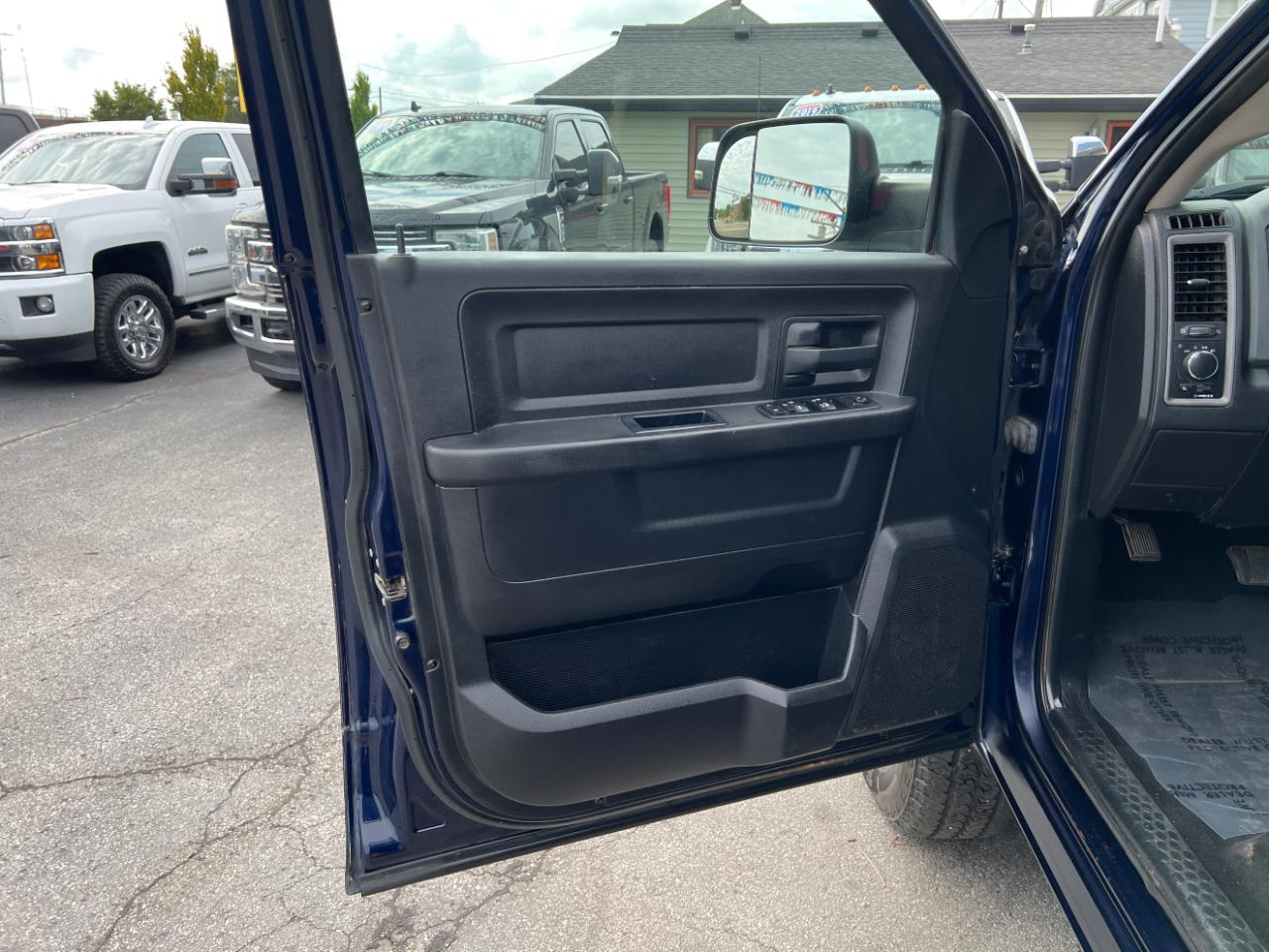 RAM 2500 Tradesman Crew Cab SWB 4WD 2017