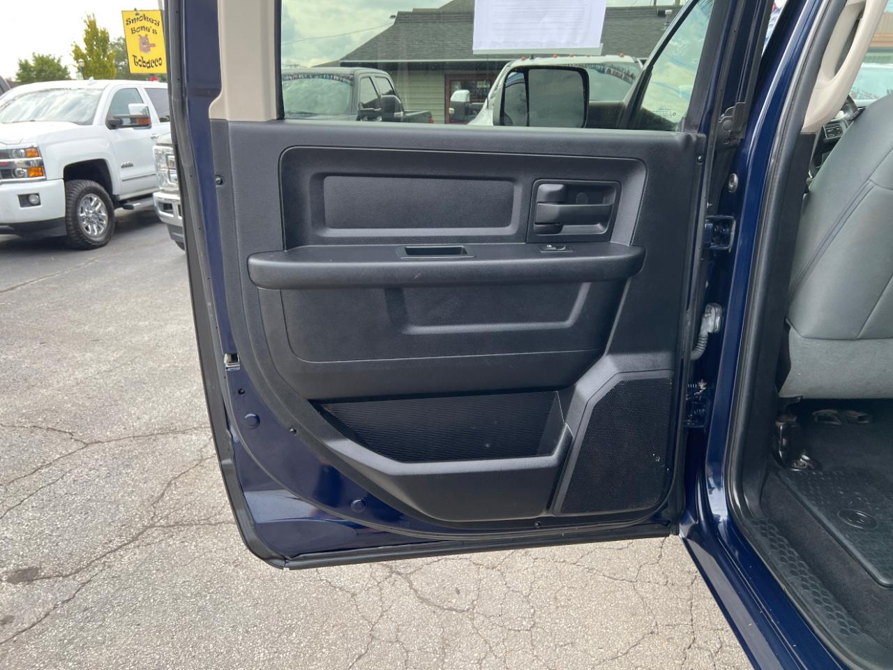 RAM 2500 Tradesman Crew Cab SWB 4WD 2017