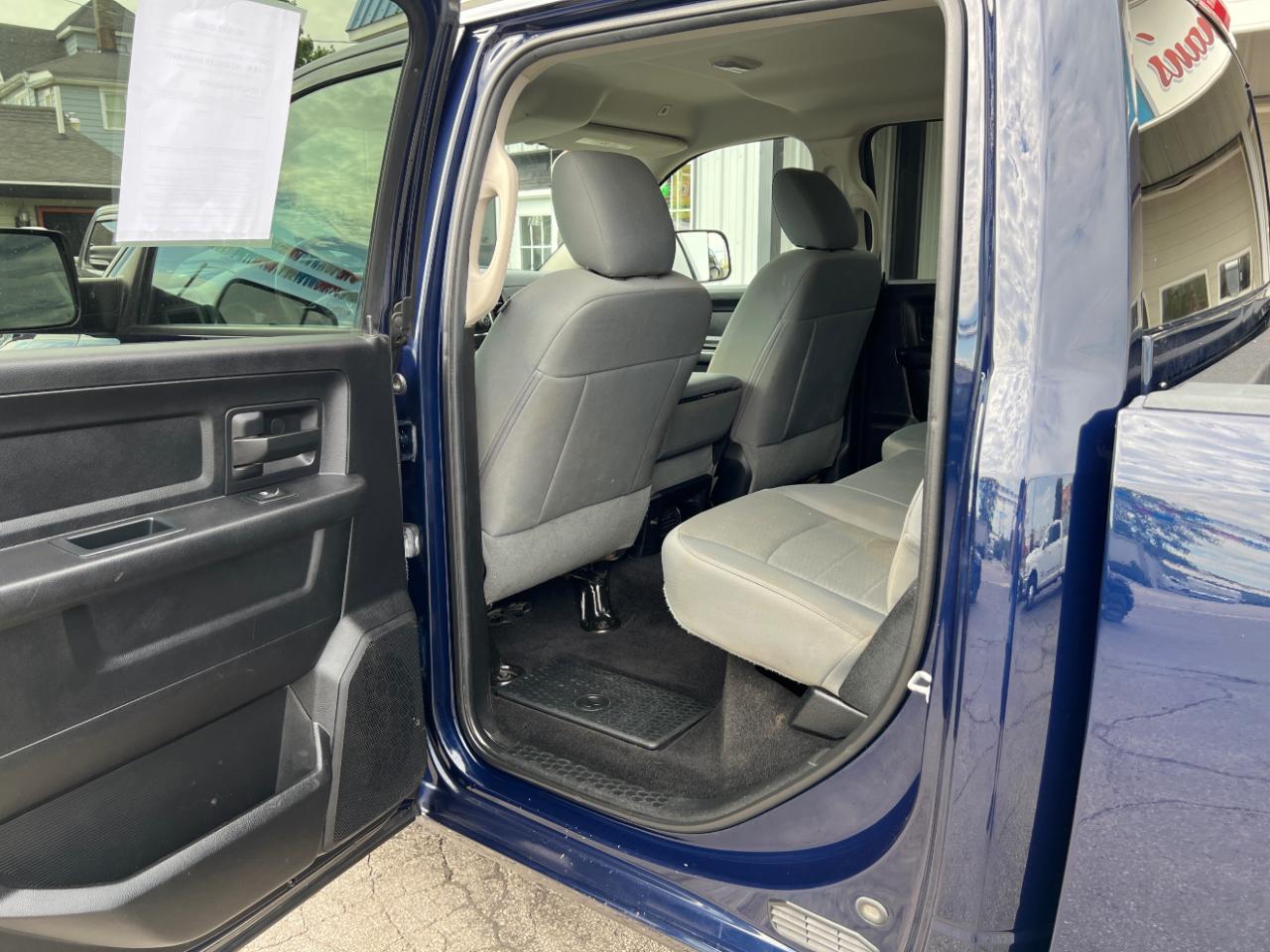 RAM 2500 Tradesman Crew Cab SWB 4WD 2017
