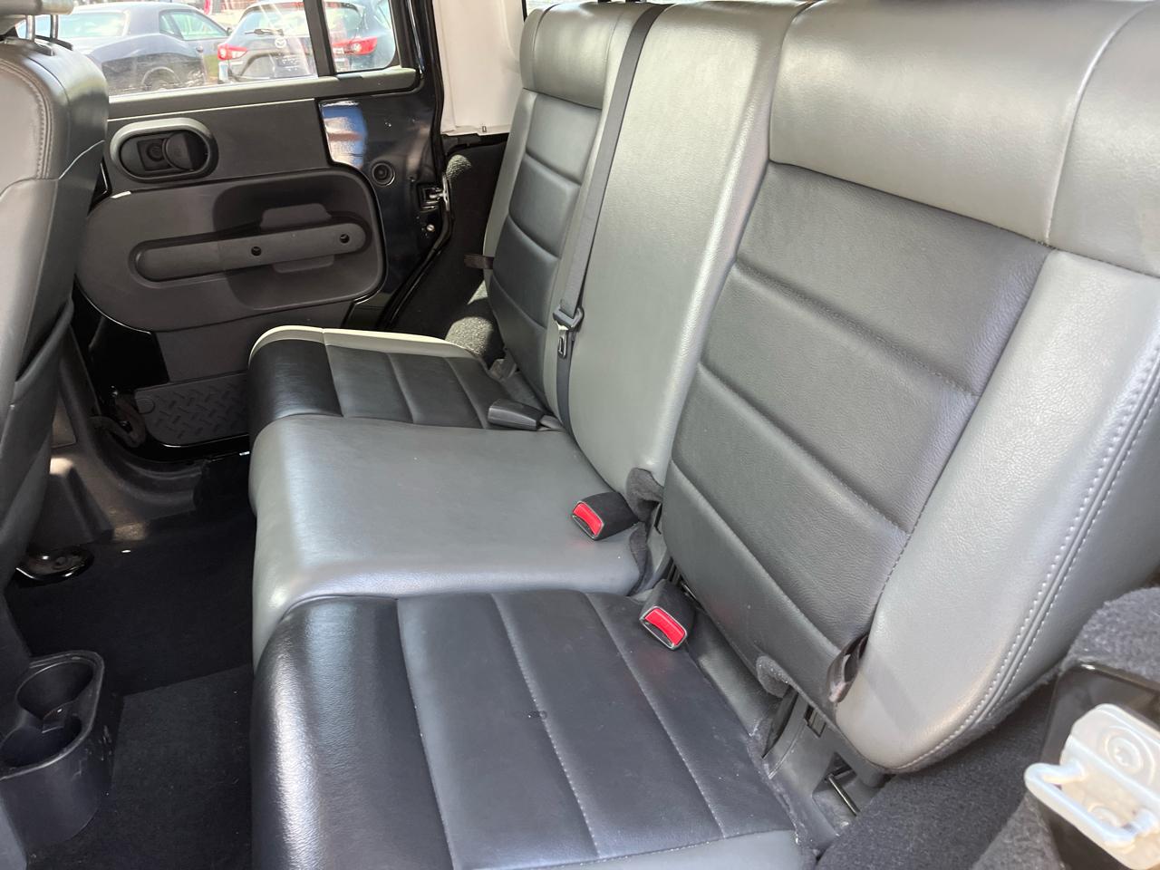 Jeep Wrangler Unlimited 4WD 4dr Rubicon 2010