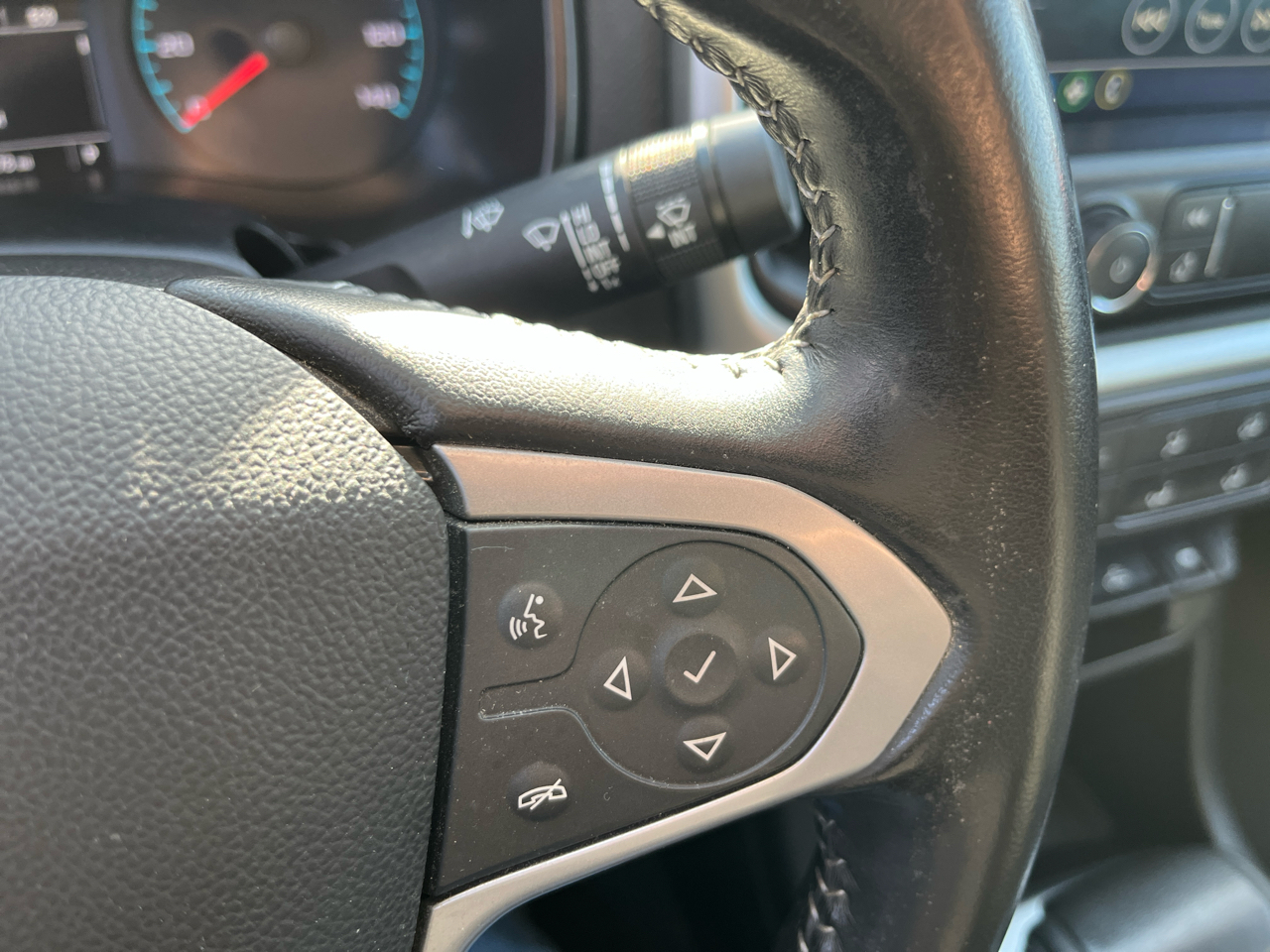 Chevrolet Colorado 4WD Crew Cab 128" LT 2021