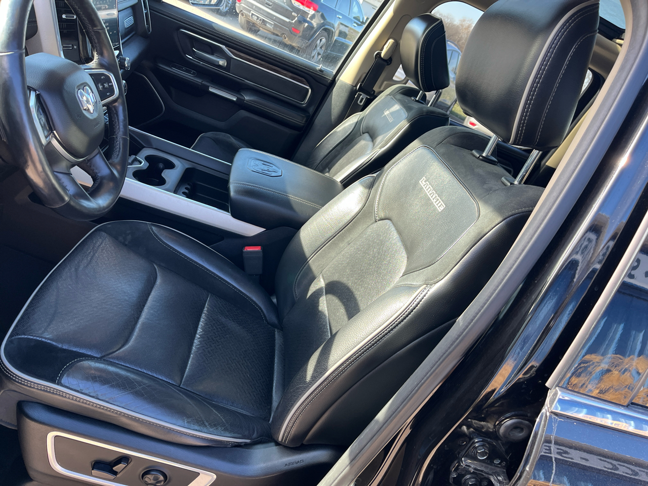 RAM 1500 Laramie 4x4 Crew Cab 5'7" Box 2019