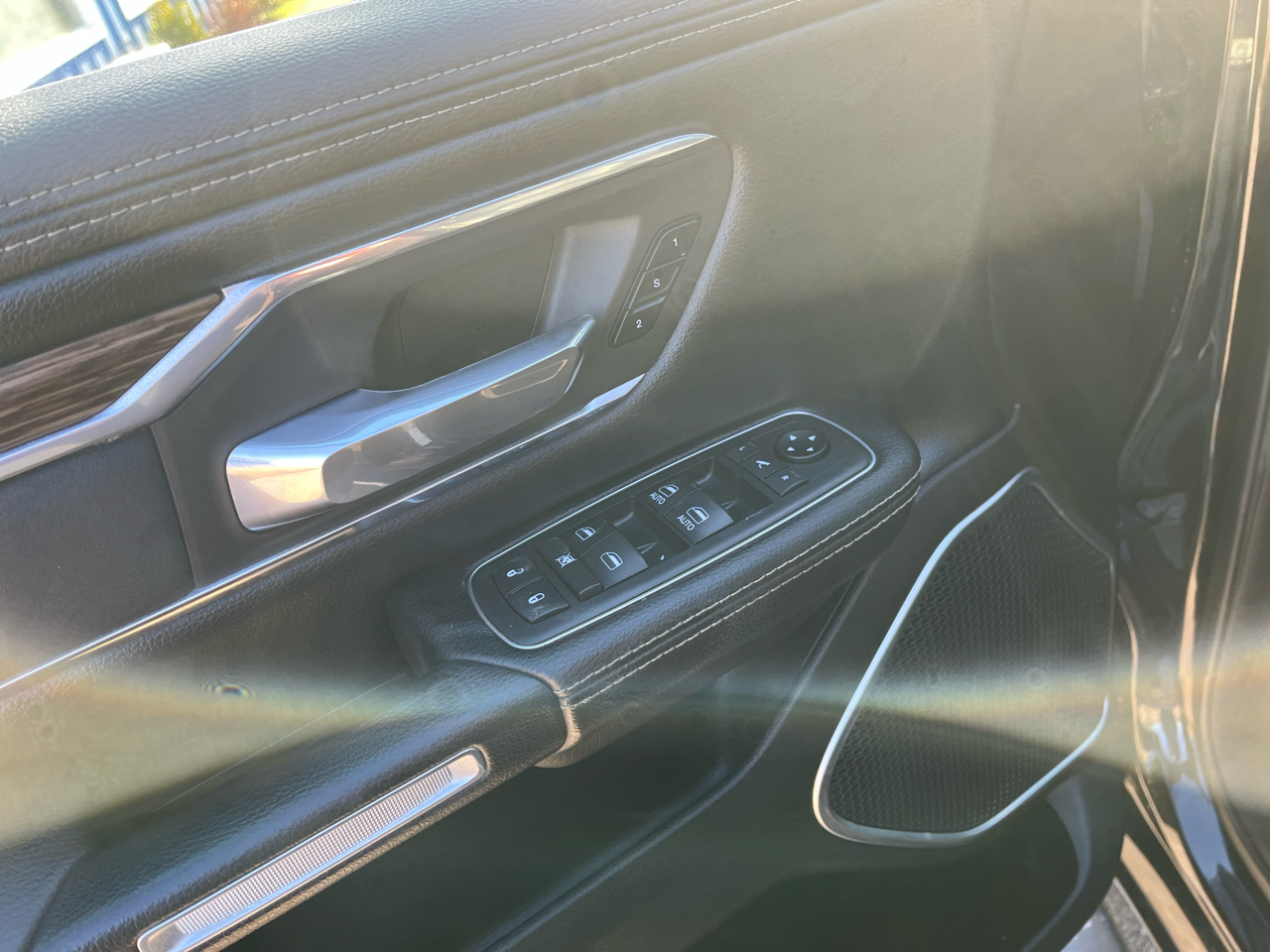 RAM 1500 Laramie 4x4 Crew Cab 5'7" Box 2019