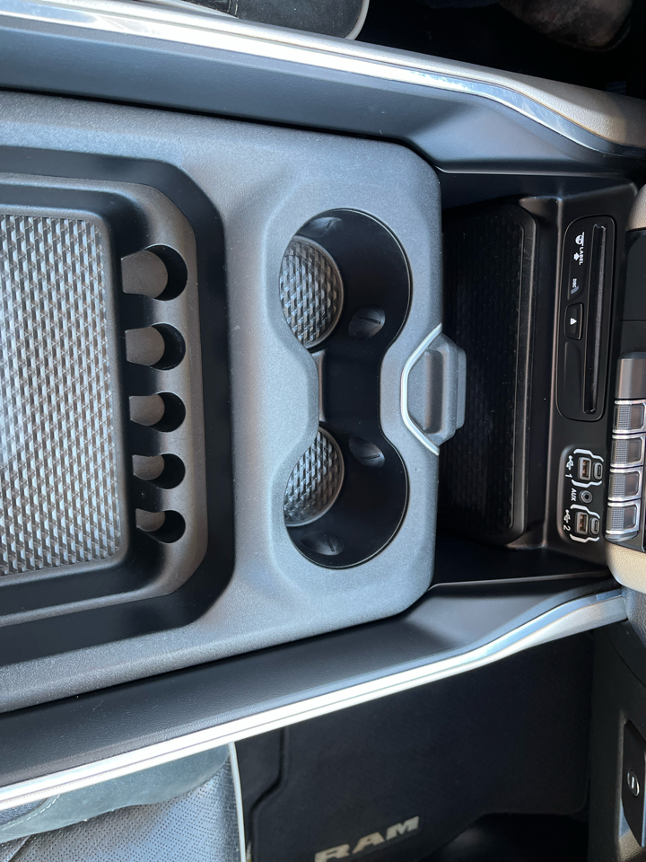 RAM 1500 Laramie 4x4 Crew Cab 5'7" Box 2019