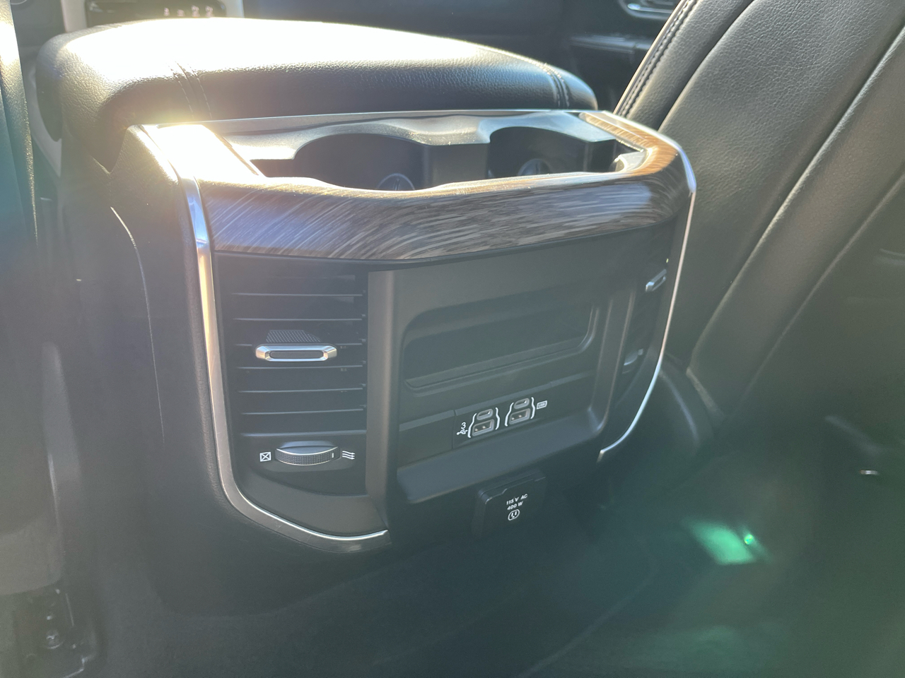 RAM 1500 Laramie 4x4 Crew Cab 5'7" Box 2019