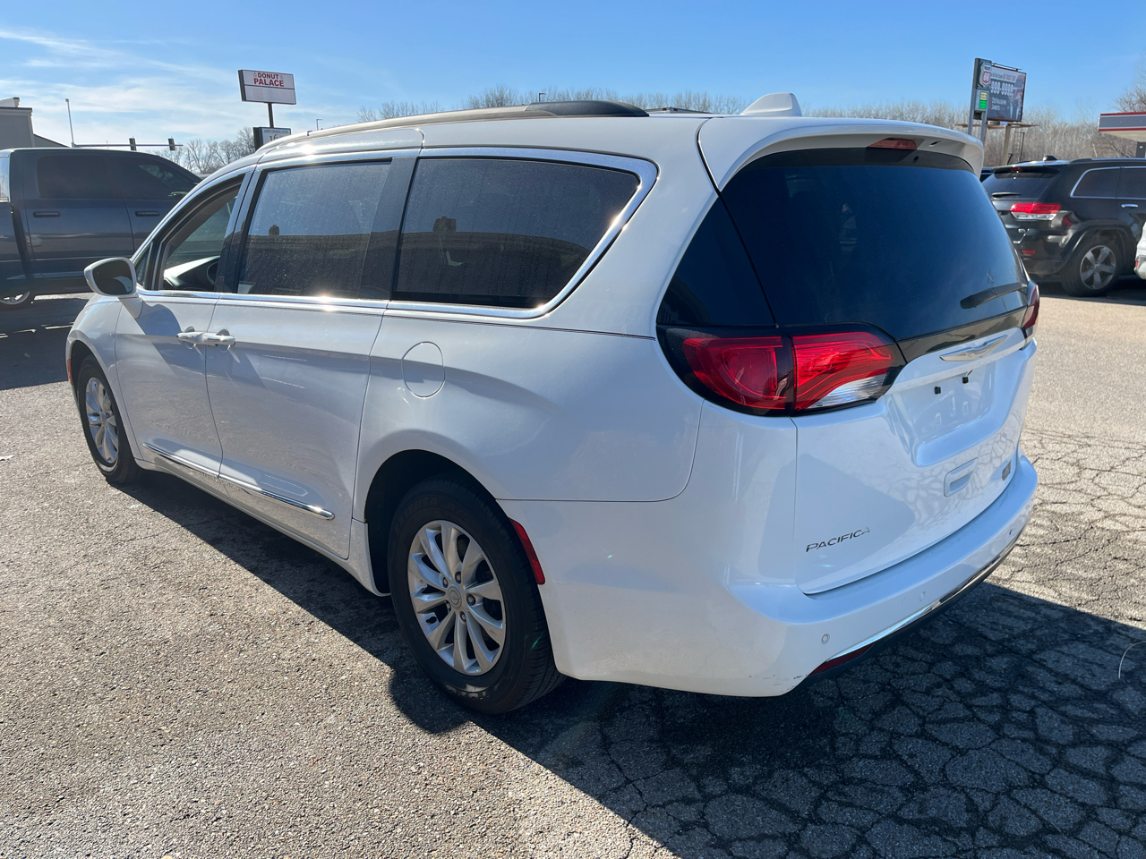 Chrysler Pacifica Touring-L FWD 2017