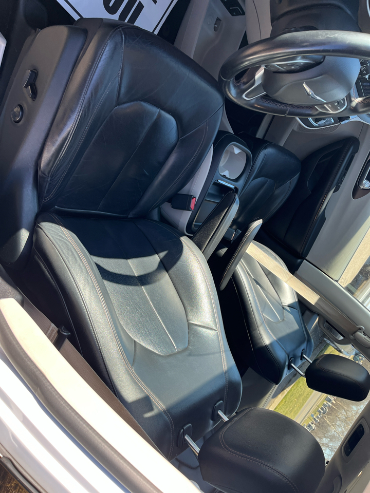 Chrysler Pacifica Touring-L FWD 2017