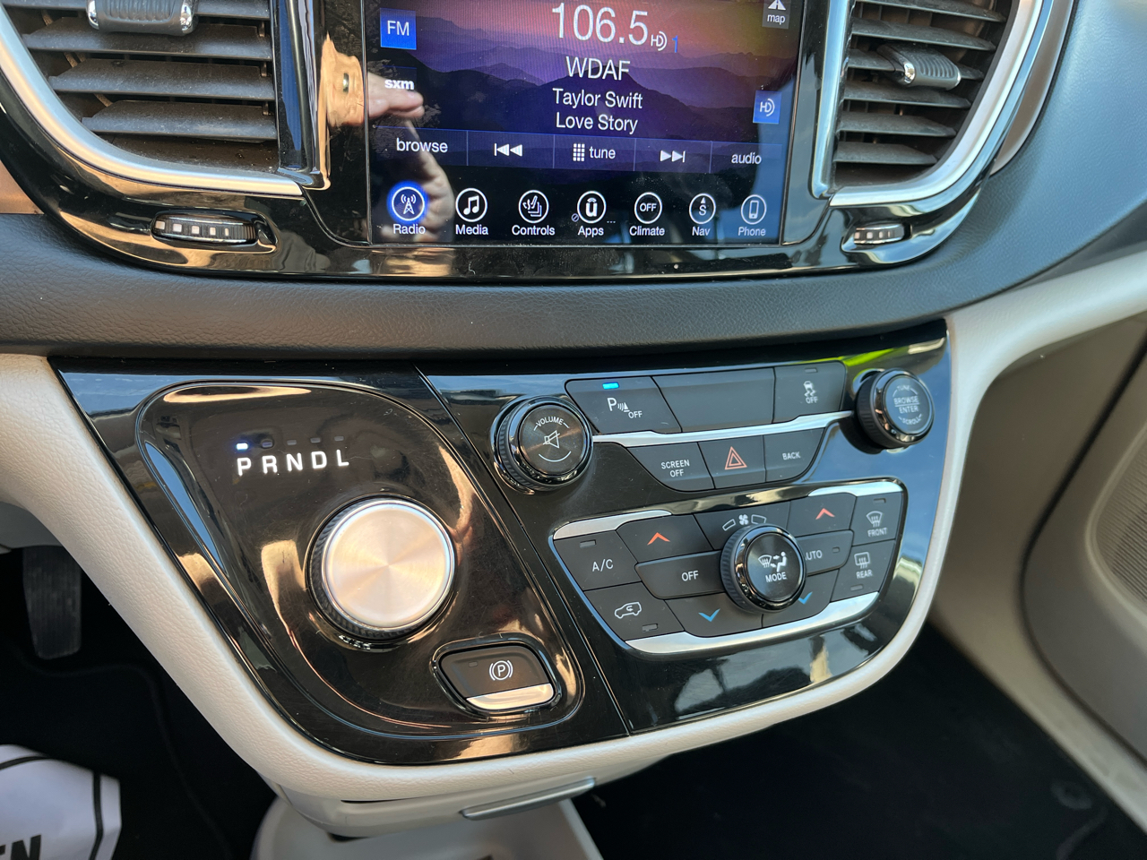 Chrysler Pacifica Touring-L FWD 2017