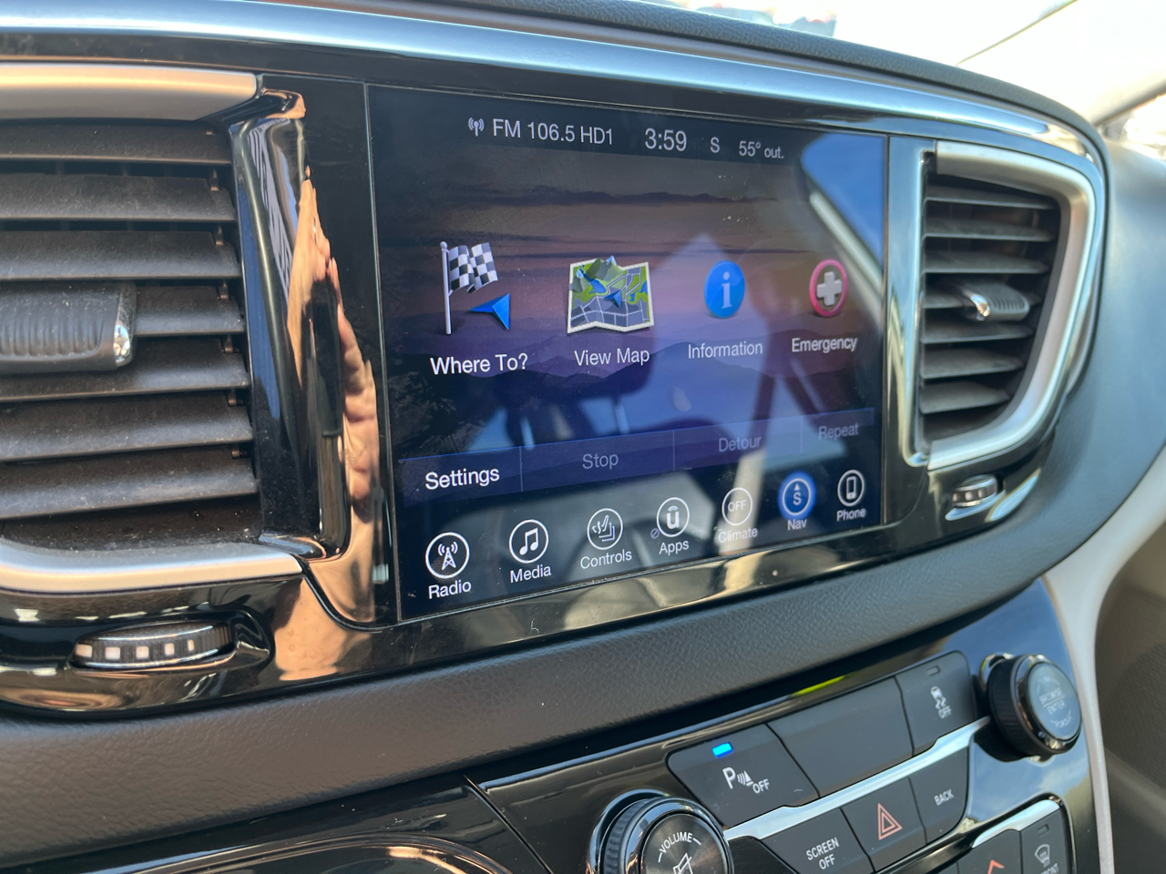 Chrysler Pacifica Touring-L FWD 2017