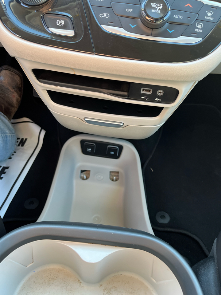 Chrysler Pacifica Touring-L FWD 2017