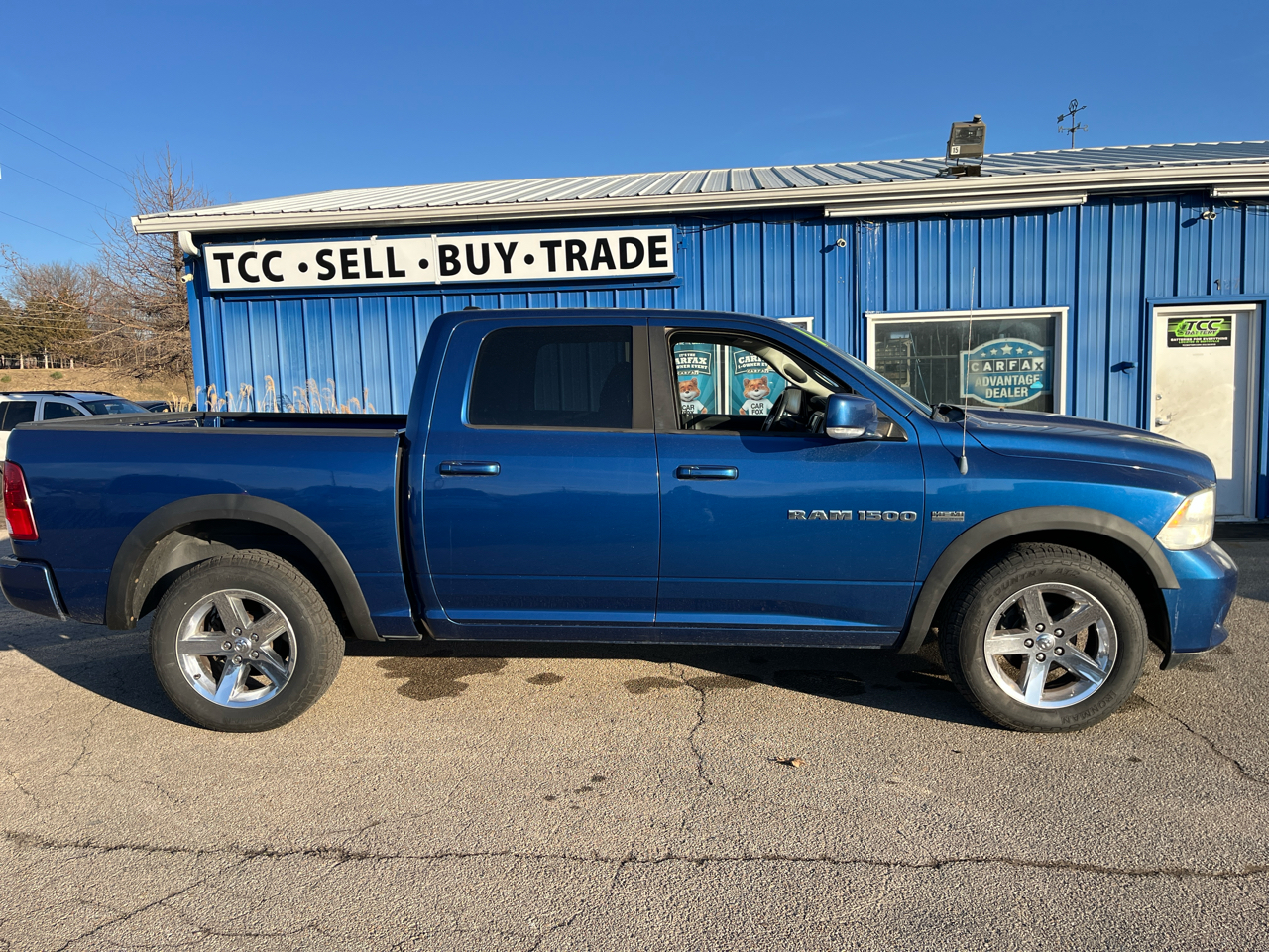 RAM 1500 4WD Crew Cab 140.5" Sport 2011