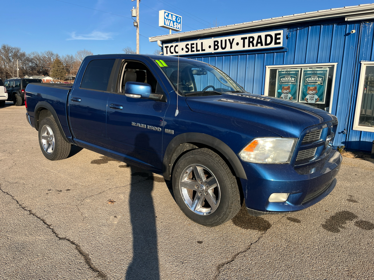 RAM 1500 4WD Crew Cab 140.5" Sport 2011
